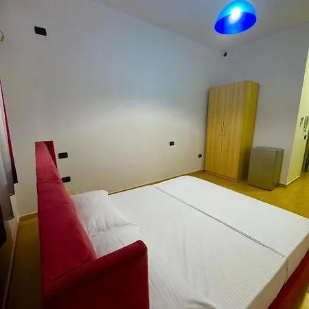 Bed & Breakfast Luce Golem (Tirana)